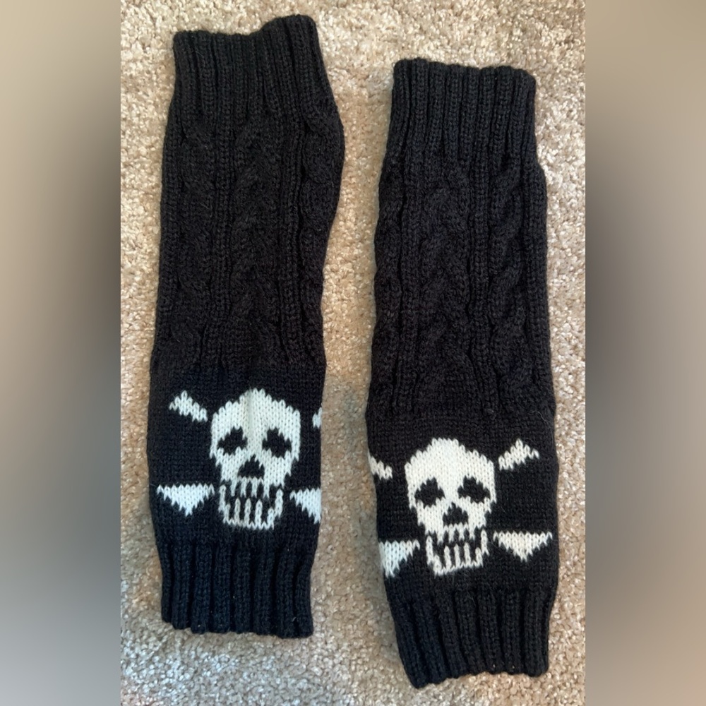 Knitted Skull gloves